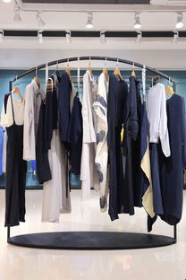 浅析办公服装在服饰批发领域的市场策略与发展前景