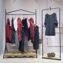 服装批发攻略 拼多多一件代发、品牌尾货与华强北市场详解